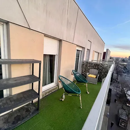 Vue Tour Eiffel - Metro - Wifi - Parking - Terrasse - Dream Host * Saint-Denis (Seine-Saint-Denis)
