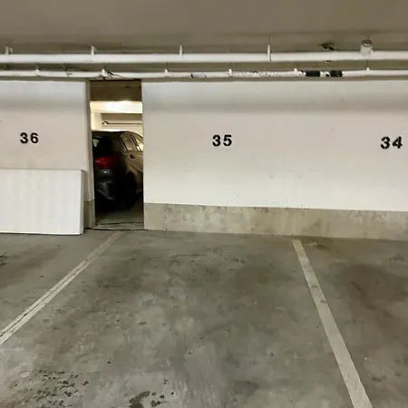 Vue Tour Eiffel - Metro - Wifi - Parking - Terrasse - Dream Host * Saint-Denis (Seine-Saint-Denis)