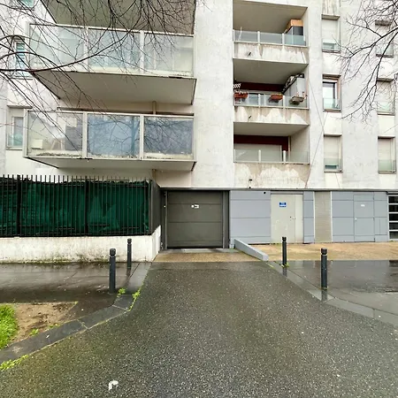 Vue Tour Eiffel - Metro - Wifi - Parking - Terrasse - Dream Host Saint-Denis (Seine-Saint-Denis)