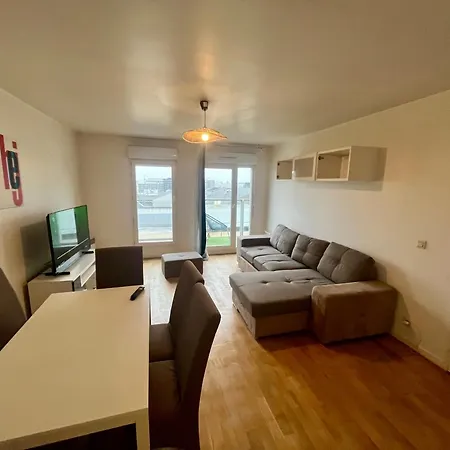 Vue Tour Eiffel - Metro - Wifi - Parking - Terrasse - Dream Host * Saint-Denis (Seine-Saint-Denis)